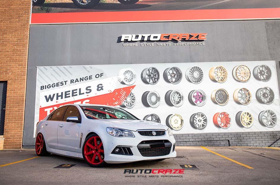 HOLDEN-SENATOR-VERONA-GLOSS-BLACK